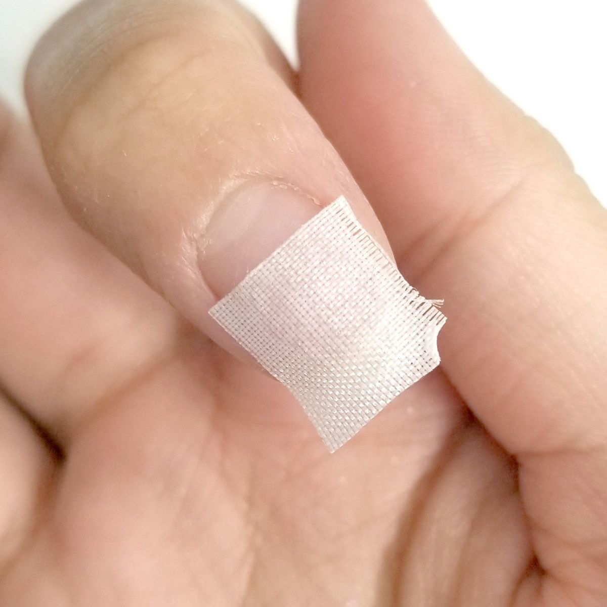 折れたネイルに！魔法のシルクラップ[ジェルネイル 亀裂補強 セルフ セルフネイル] シルクラップの使い方 マニキュア編