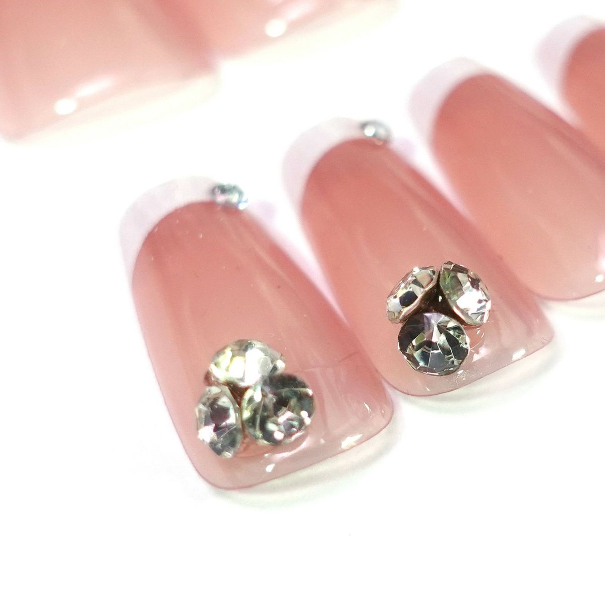 ビジュー付フレンチネイルデザイン[デザイン済ネイルチップ]ビジュー付フレンチネイルデザイン[デザイン済ネイルチップ]