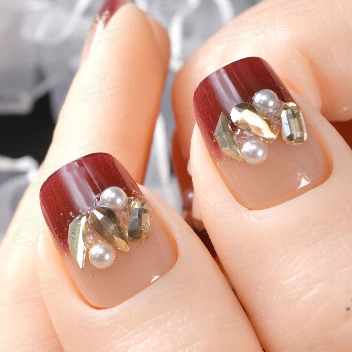 ショートボルドービジューフレンチ[デザイン済ネイルチップ]