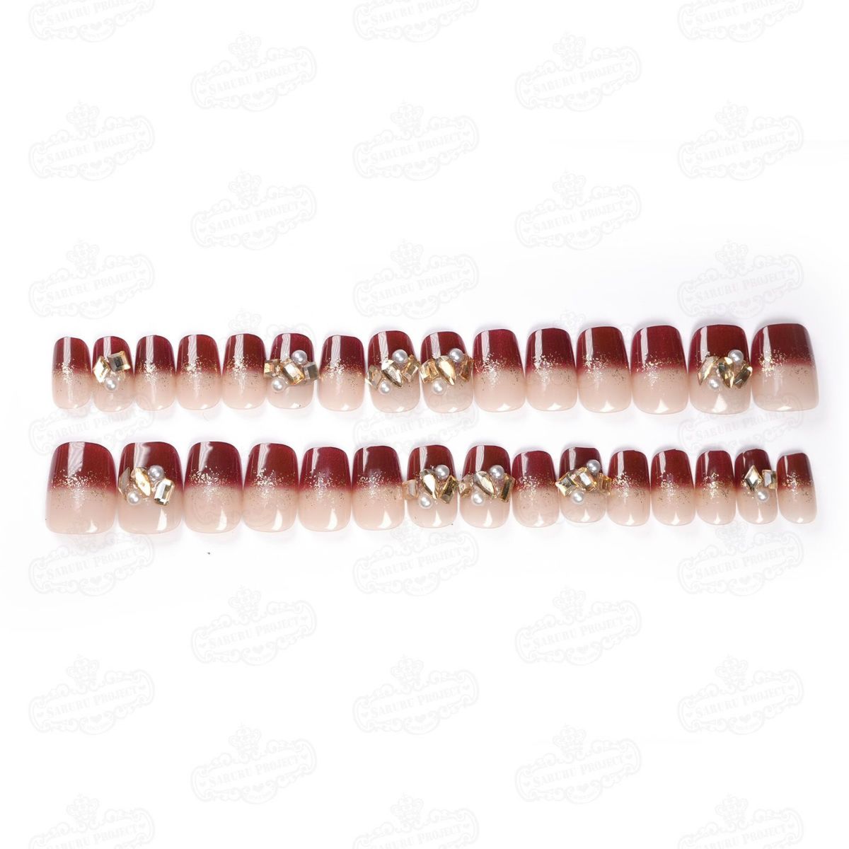 ショートボルドービジューフレンチ[デザイン済ネイルチップ]