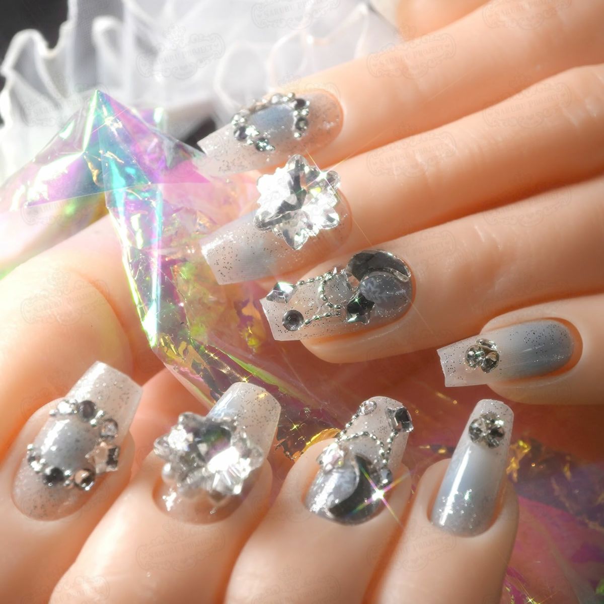 スノービジューネイル[デザイン済ネイルチップ]