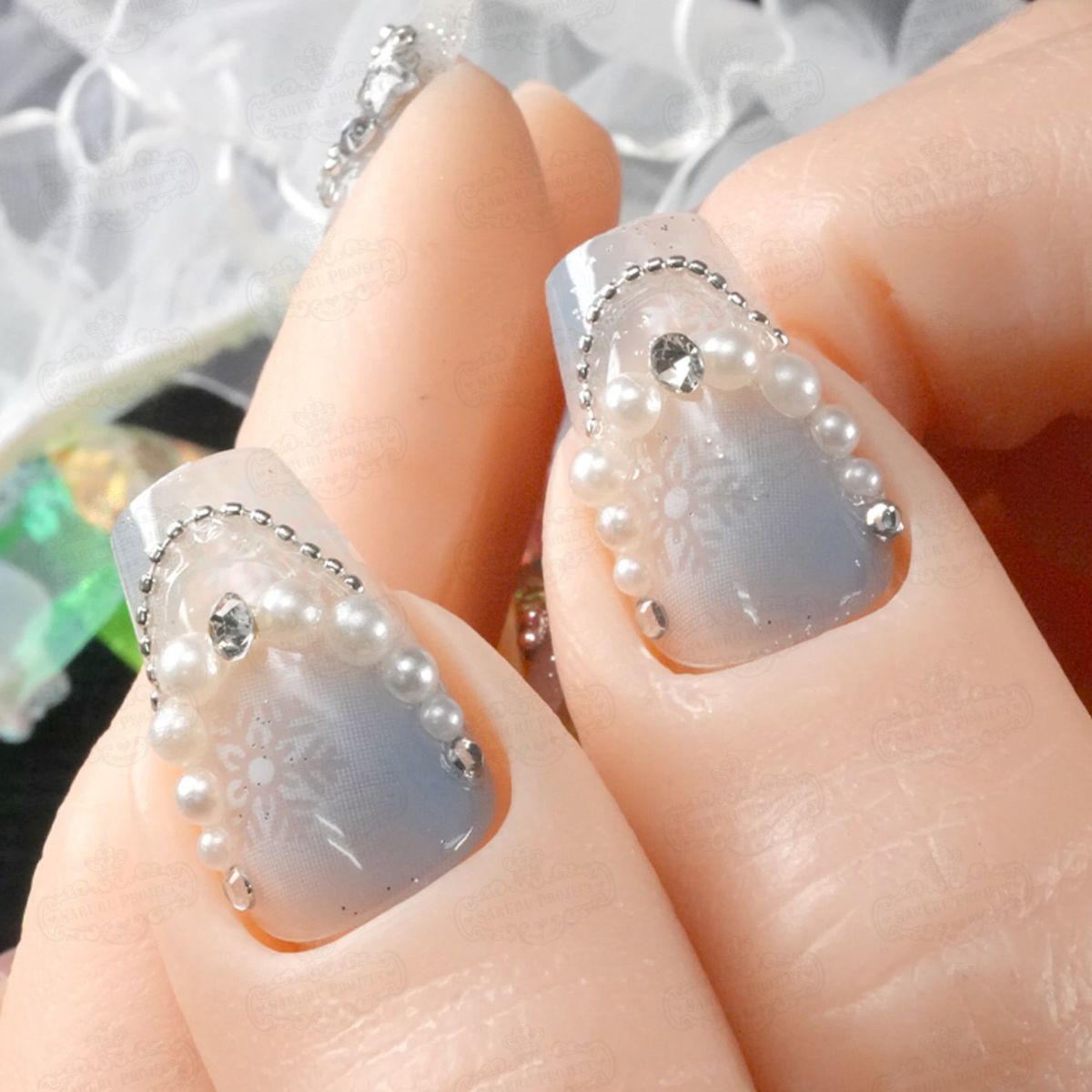 スノービジューネイル[デザイン済ネイルチップ]