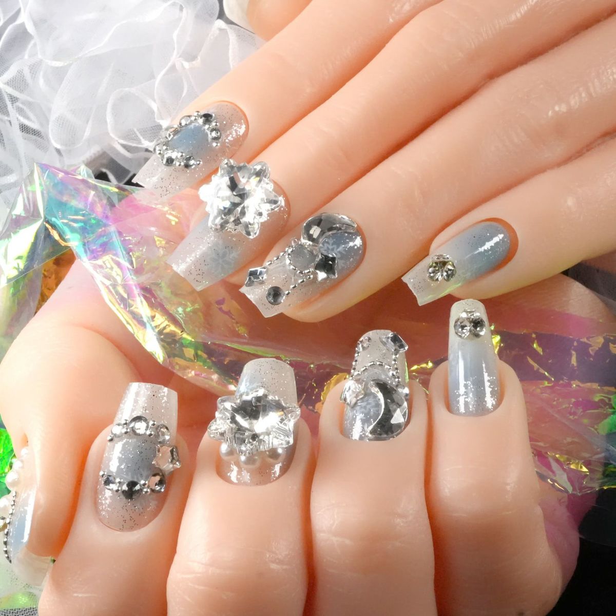 スノービジューネイル[デザイン済ネイルチップ]