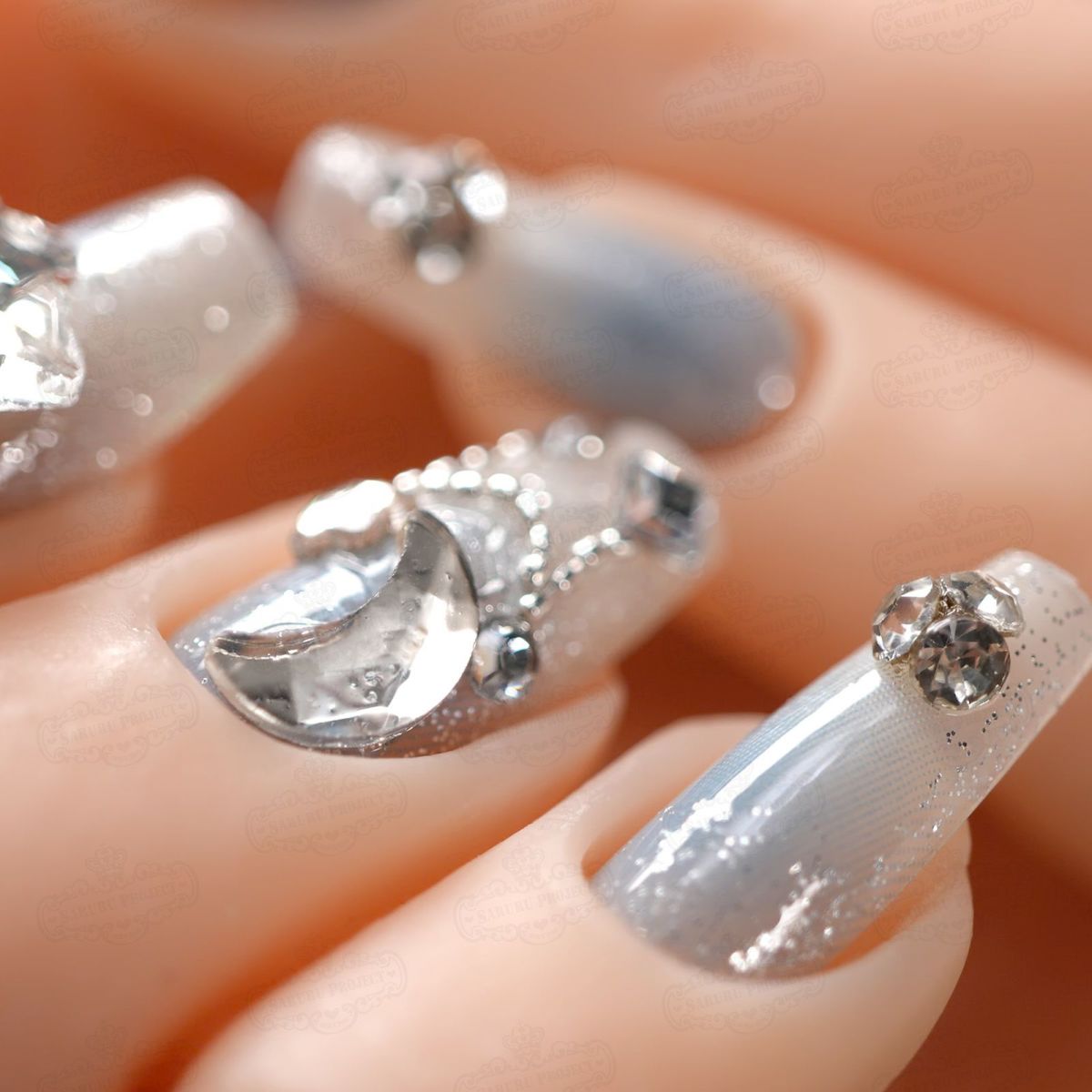 スノービジューネイル[デザイン済ネイルチップ]