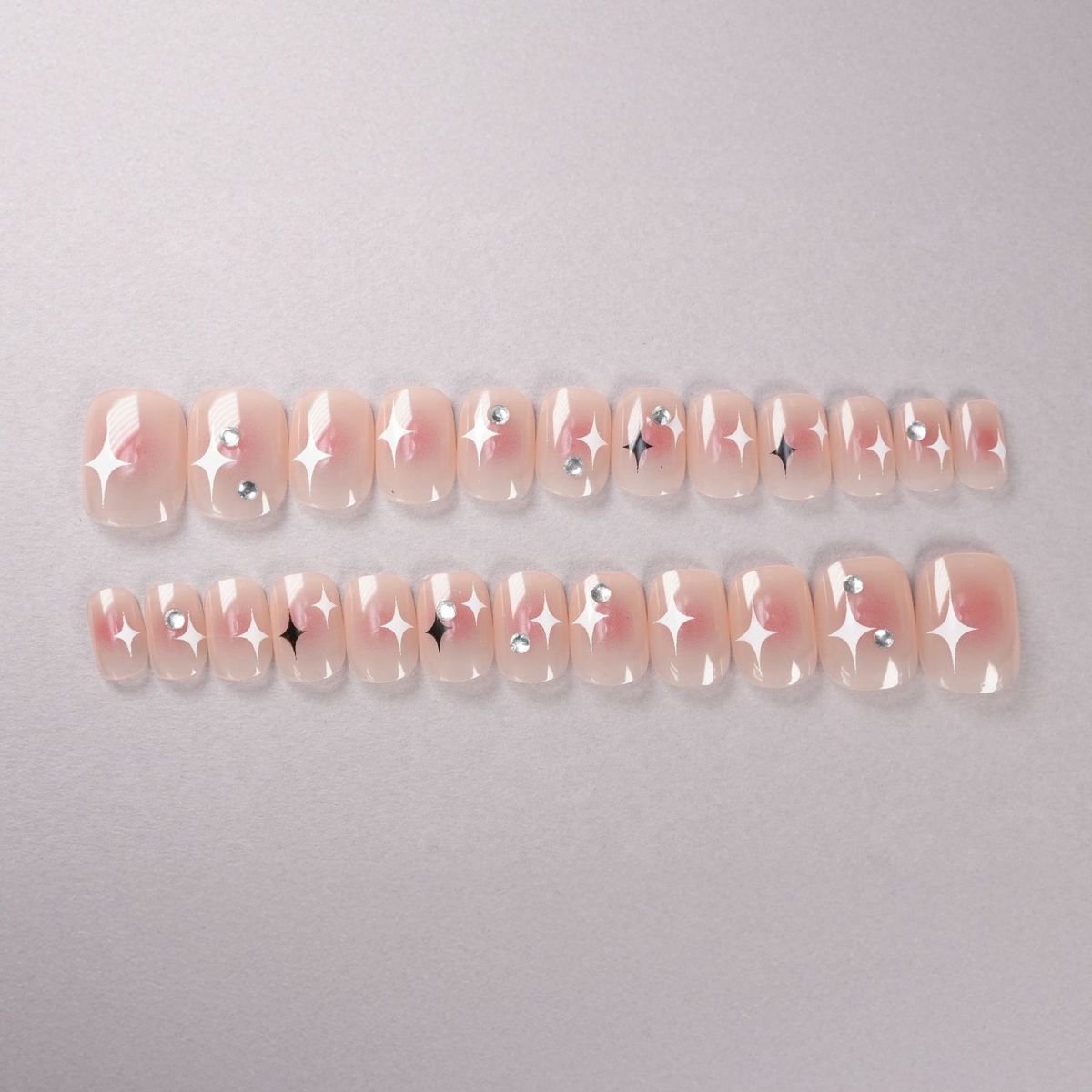 モノクロキラキラ星ネイル[デザイン済ネイルチップ]