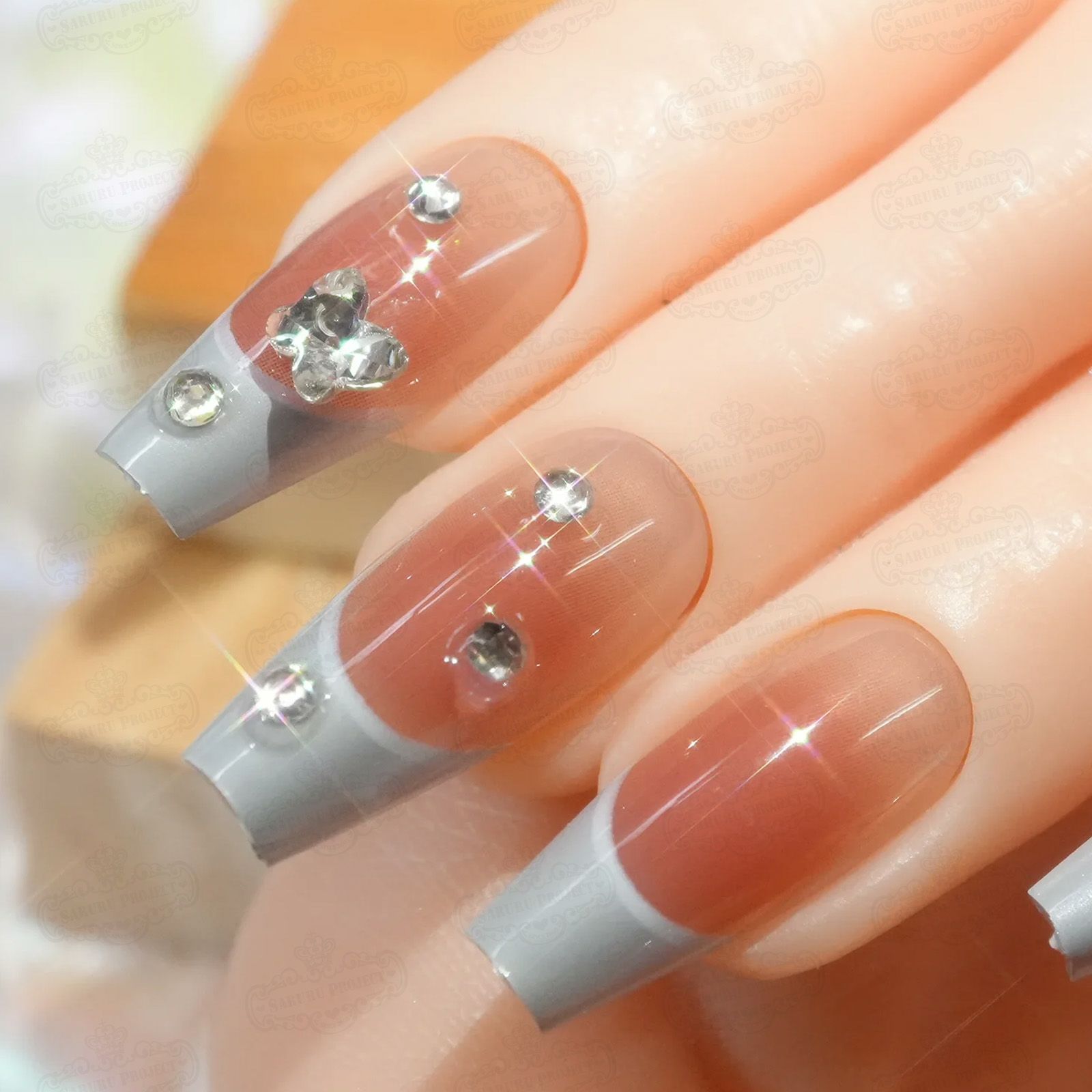 ネイルチップ ガラスフレンチ バタフライネイル ネイルチップ ガラスフレンチ バタフライネイル ガラスフレンチ×蝶